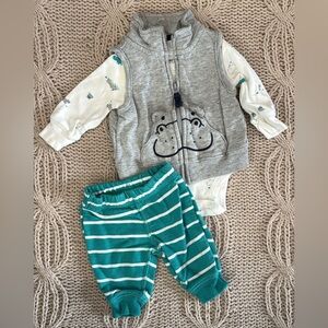 3-piece set (vest + long-sleeve onesie + pants) | Newborn | Carter’s